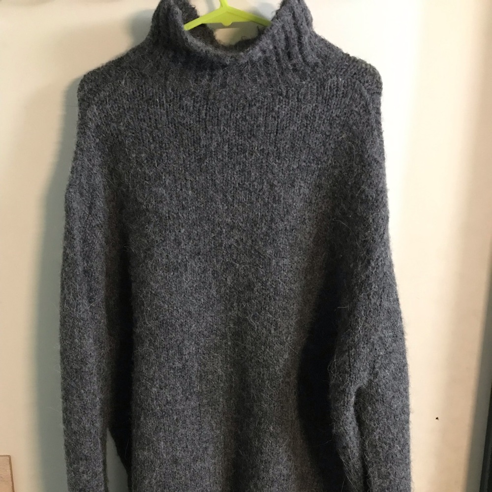 H&M Sweatshirt with Turtleneck